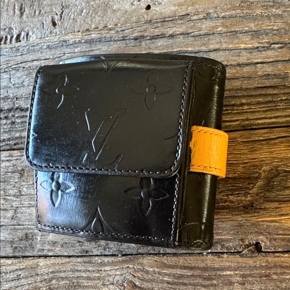 Louis Vuitton Lafayette Vernis Streetwear leather buckled bracelet cuff TH0968 - Picture 3 of 16